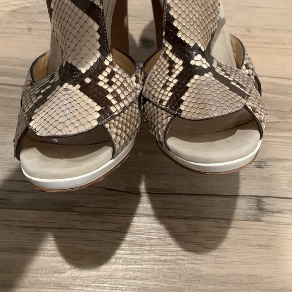 Christian Louboutin size 37 snakeskin chunky heels - Picture 8 of 10